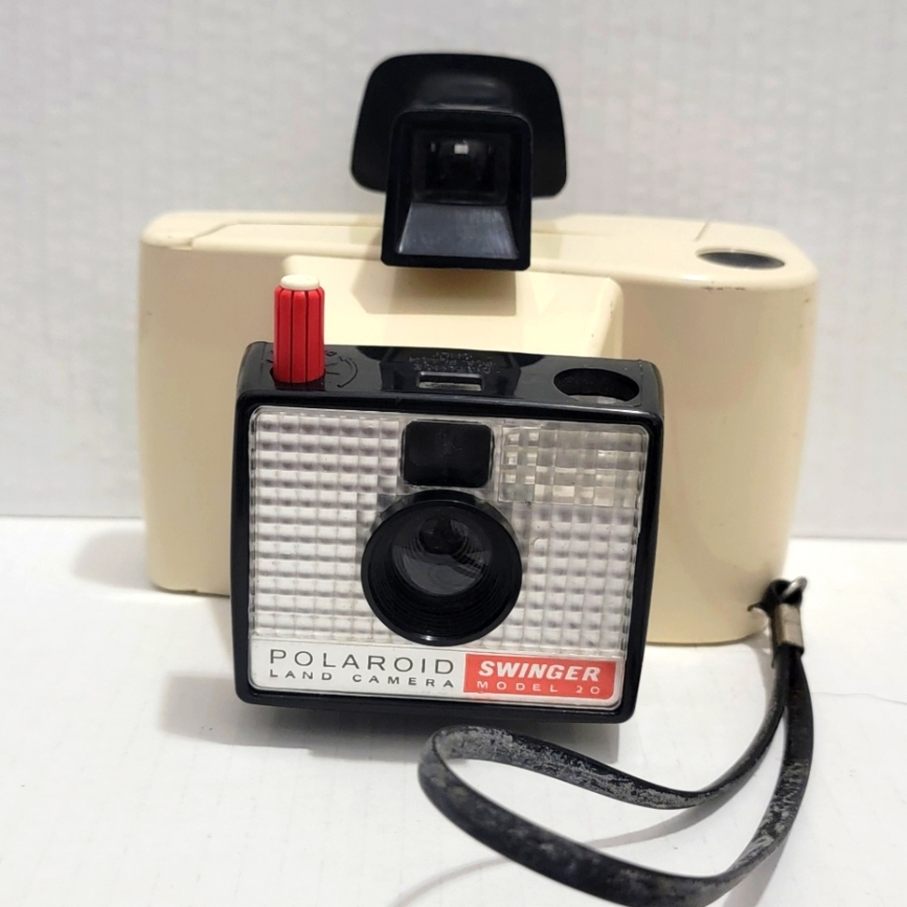 Polaroid Swinger Model 20 Land Camera - Black and White